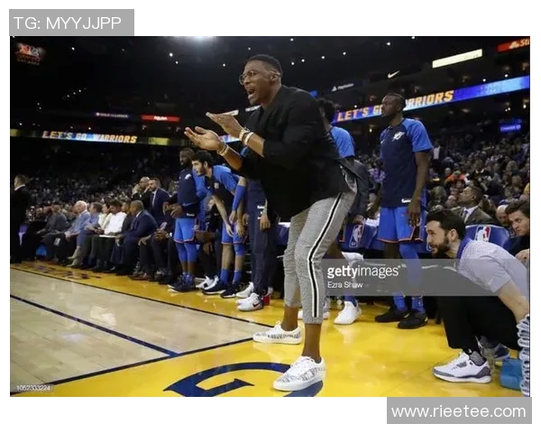 当代足球装逼球星的荒诞日常与浮夸形象全景式解读